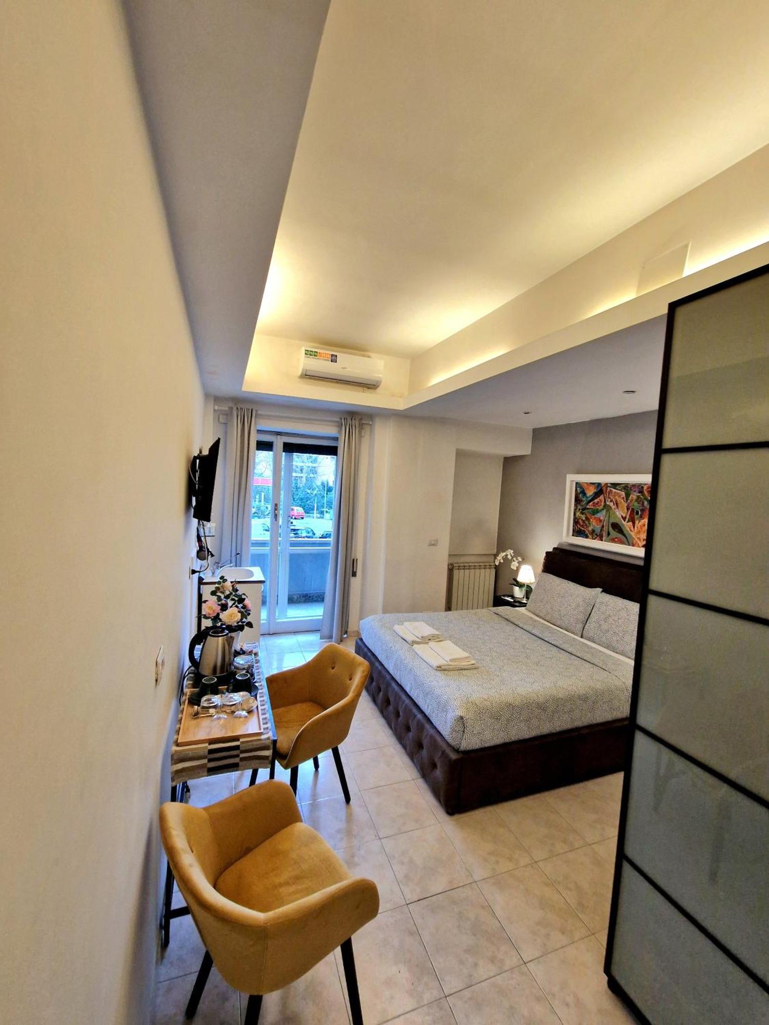 Appia Avenue 639 Hotel Рим Екстериор снимка