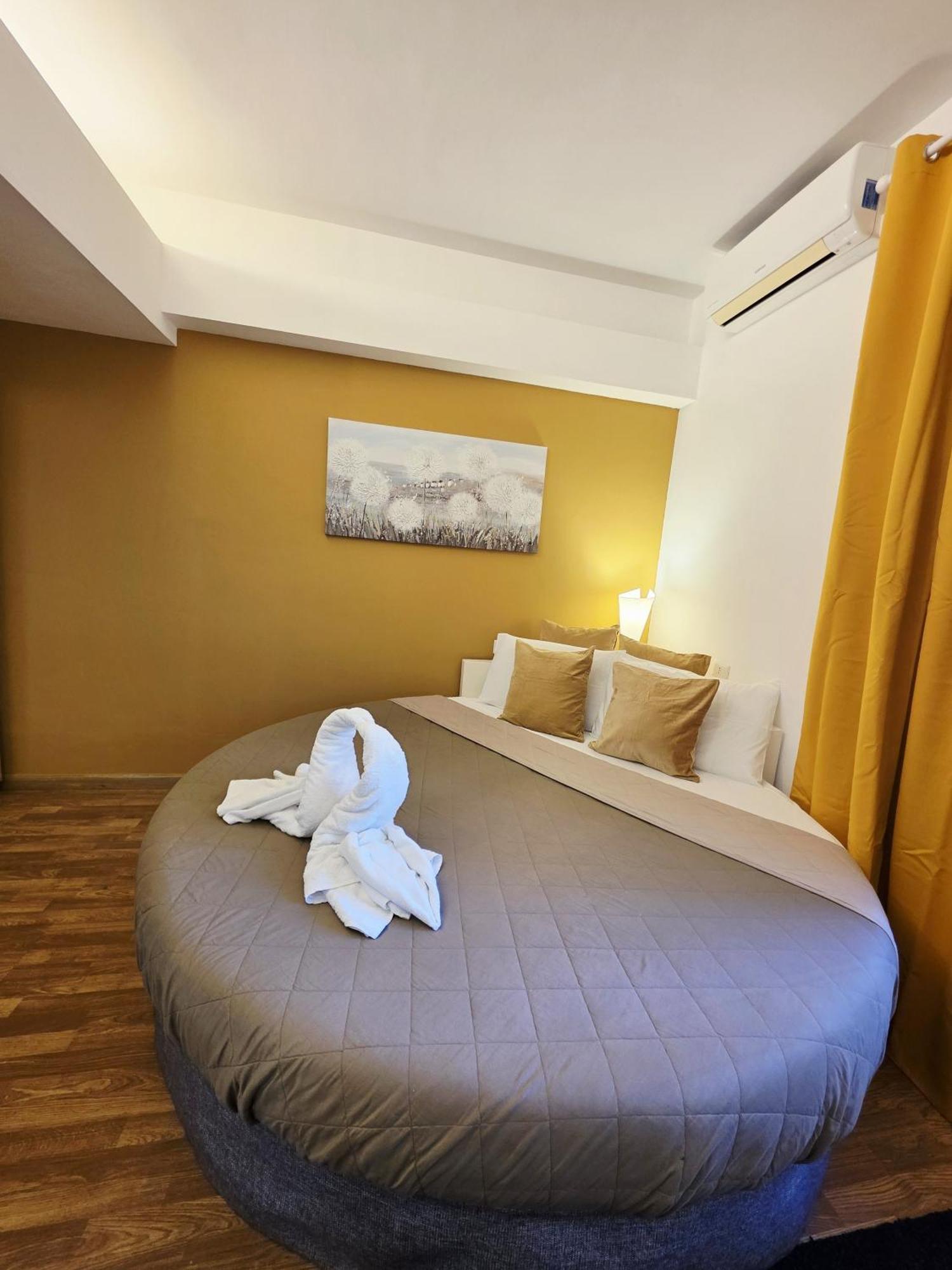 Appia Avenue 639 Hotel Рим Екстериор снимка