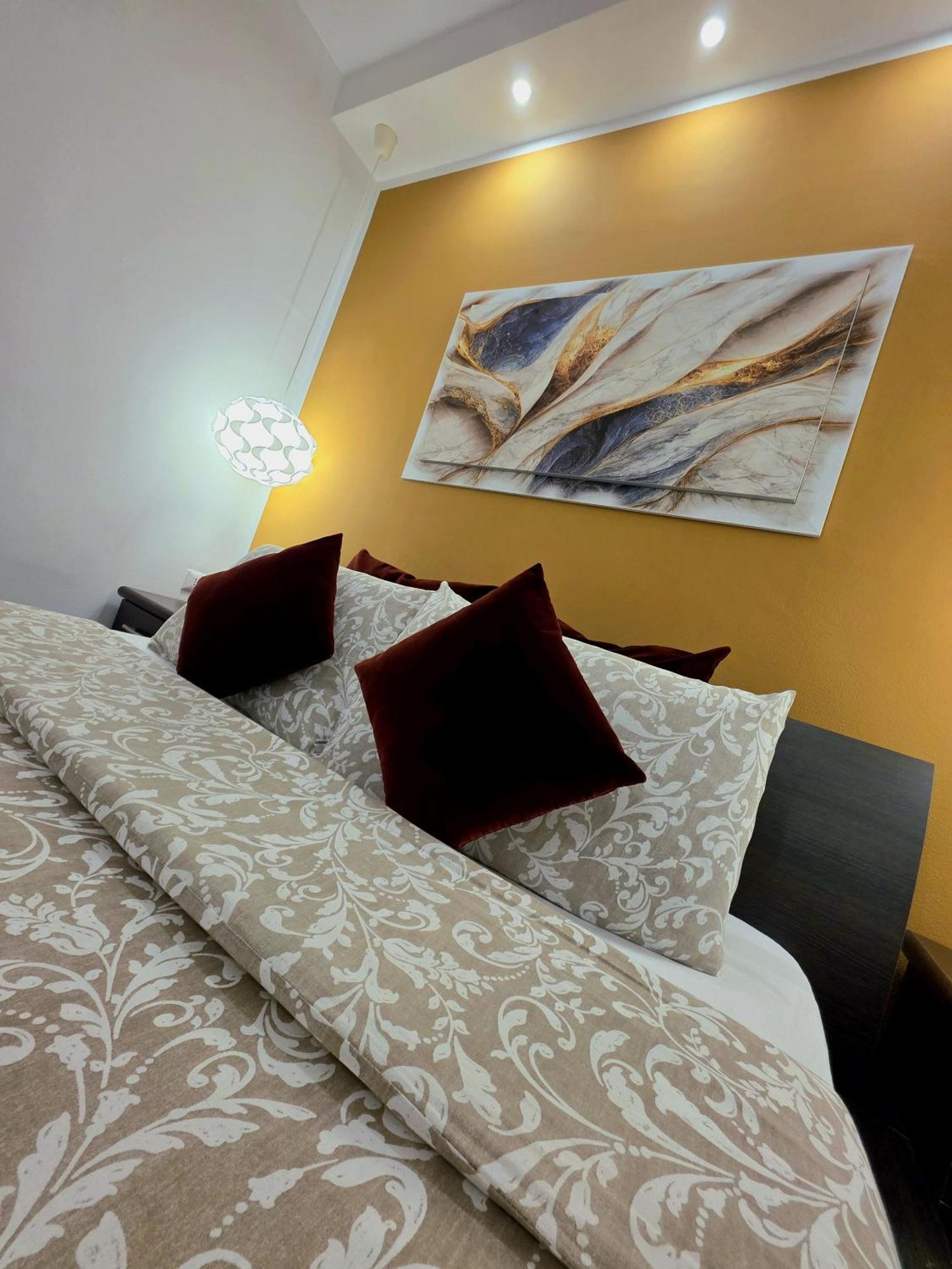 Appia Avenue 639 Hotel Рим Екстериор снимка