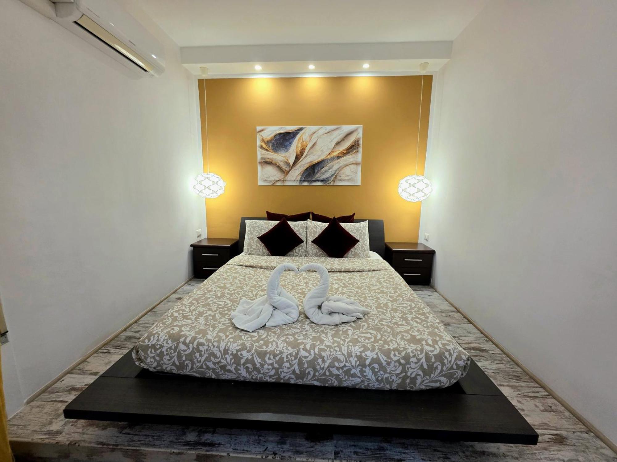 Appia Avenue 639 Hotel Рим Екстериор снимка